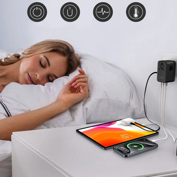 Choetech PD5021 45W EU / US / AUS / UK travel adapter with built-in cable USB-C - black